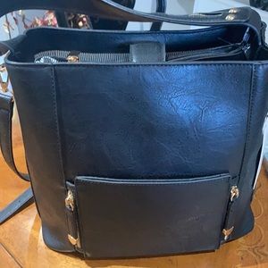 COPY - Le Miel black & gold shoulder bag Magnetic center